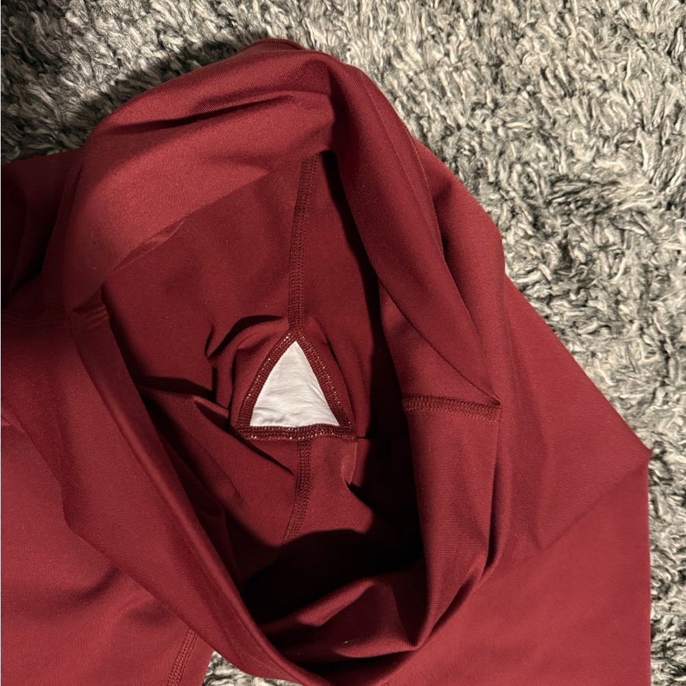 Alo Yoga AirBrush leggings Dark Cranberry Color NWOT - Picture 2 of 11